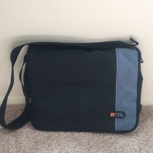 Good condition messenger bag